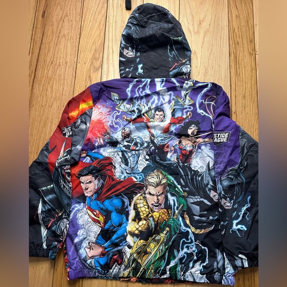 Batman Multiverse DC Justice League TANGO HOTEL Jacket windbreaker MSRP$98 - Picture 5 of 6